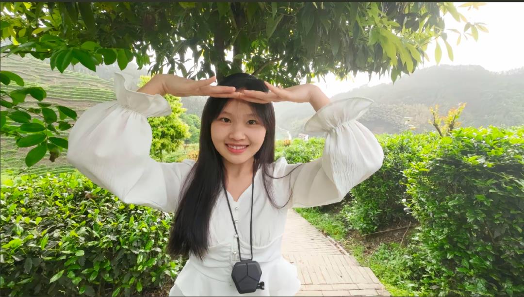 DƬ